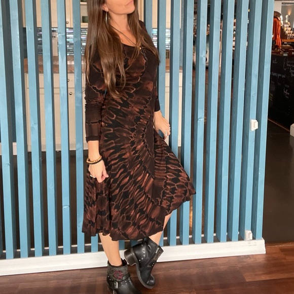 Jayli Corset Hand Dyed MIDI Dress, rust and black - Picture 2 of 4